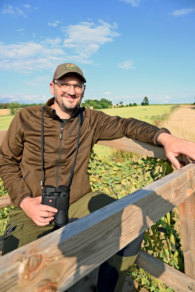 Manuel Keller (36) ist Metzgermeister und bewirtschaftet mit drei weiteren Jägern ein etwa 440 Hektar großes Jagdgebiet.